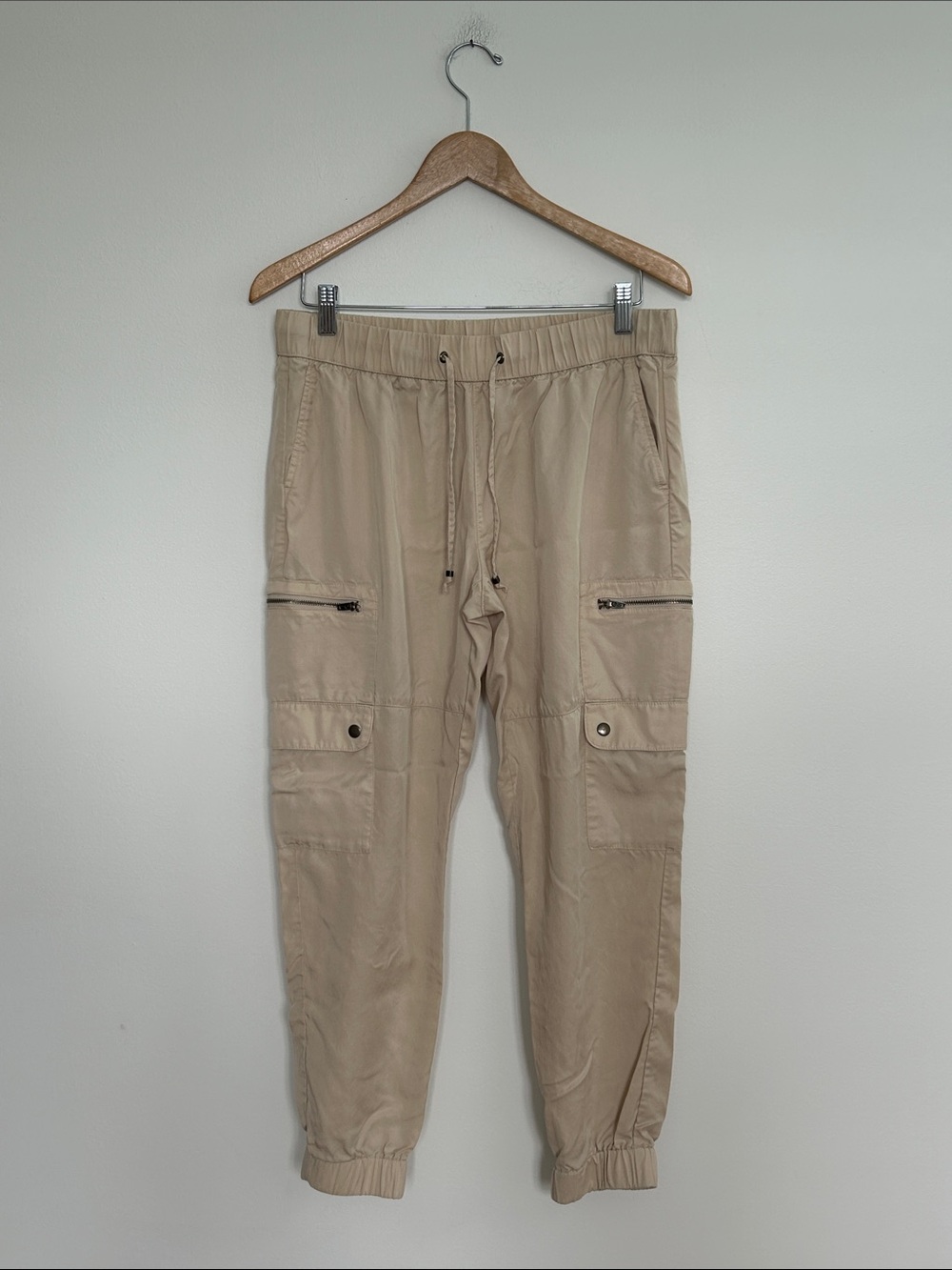 Banana Republic Women’s Tan Tencel  Cargo Jogger Pants Size Medium